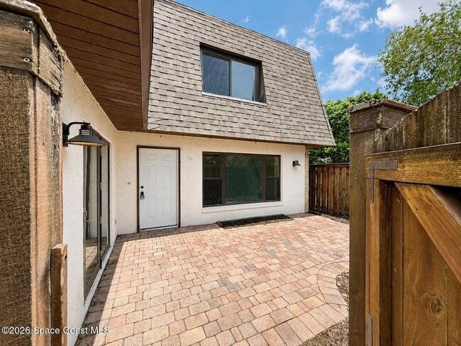 Photo - 2115 Harrison St