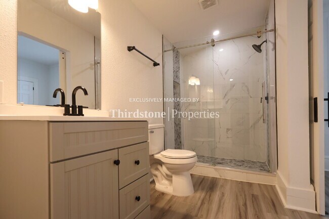 Photo - 2648 Ernest St