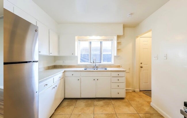 Photo - 2041 Ironton St
