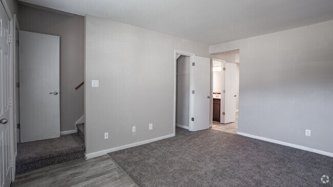 1BR,1.5BA- 788SF