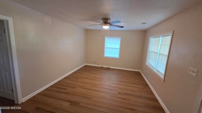 Photo - 1460 Brentwood Ave