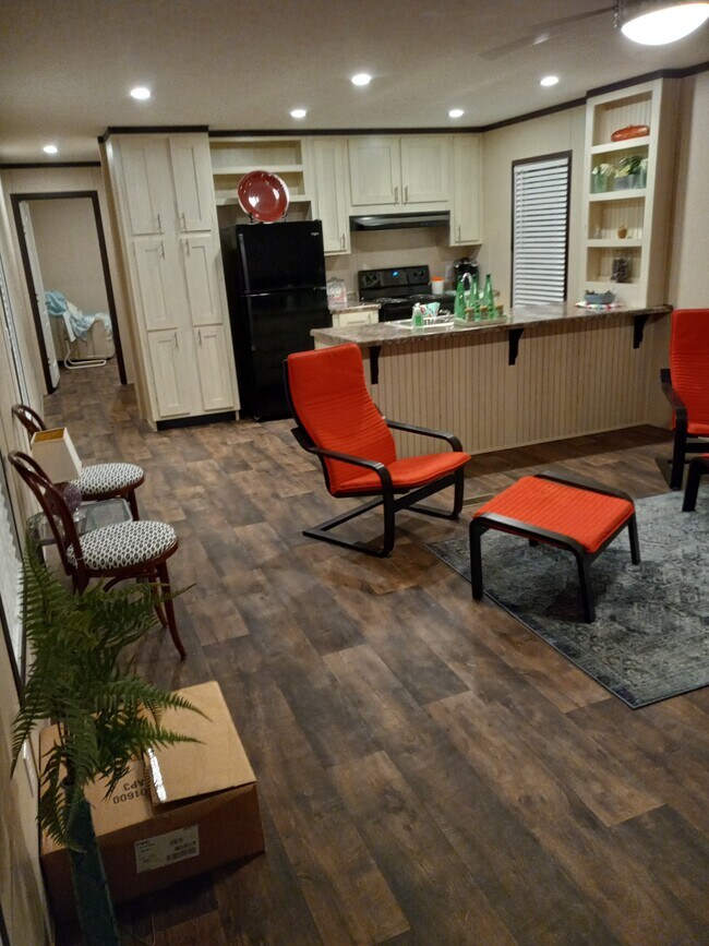 4 person bar stool area - 347 Holton Ln Unit 347 Holton