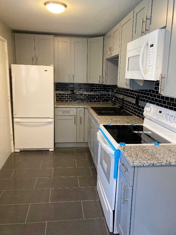 Photo - 8027 S Exchange Ave