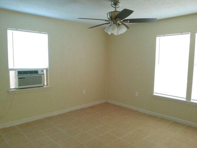 Photo - 749 Westchester Dr