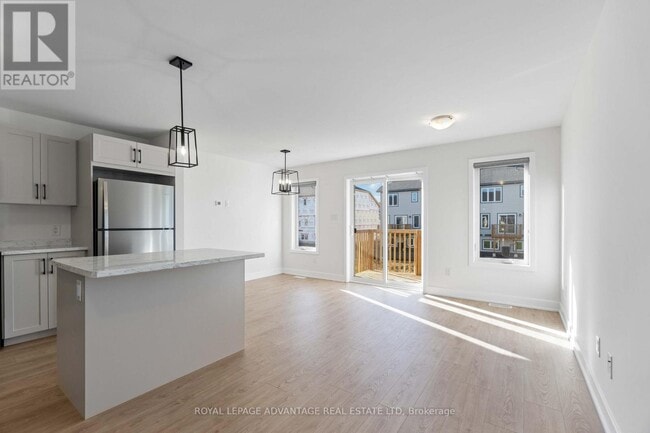Photo - 35 Margaret Graham Ter