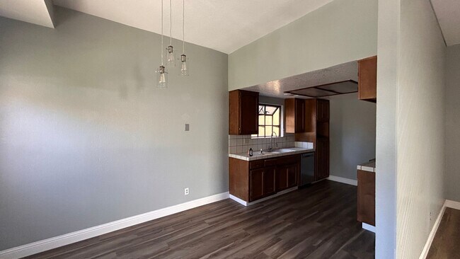 Photo - 3916 Pheasant Ln
