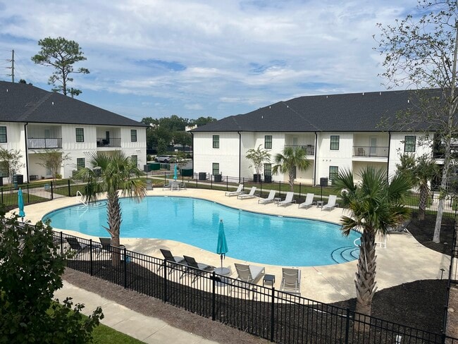 Building Photo - The Verandas Apartment Homes