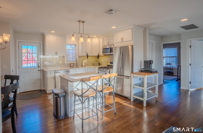 Photo - 348 Buckingham Ave