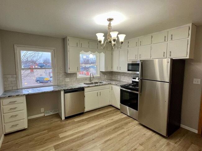 Photo - 311 6th St S Unit #B