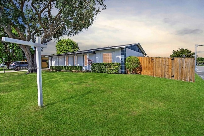 Photo - 10591 SW 122nd Ct Casa