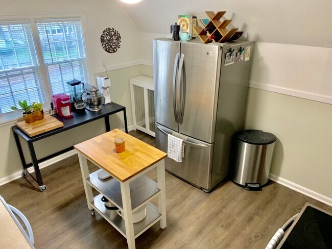 Photo - 1608 Thomas Ave W Unit Upper