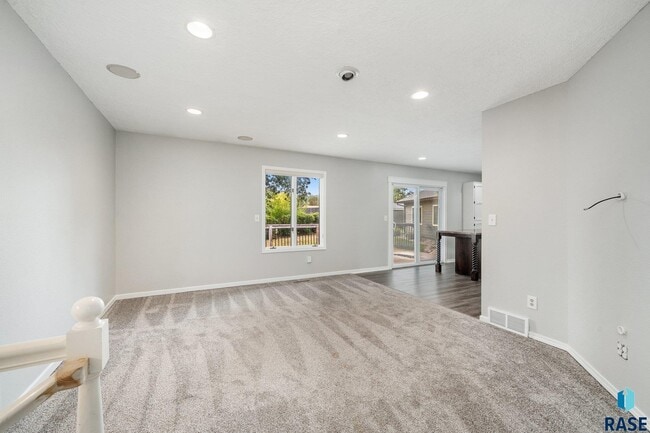 Photo - 2412 S Sheffield Cir