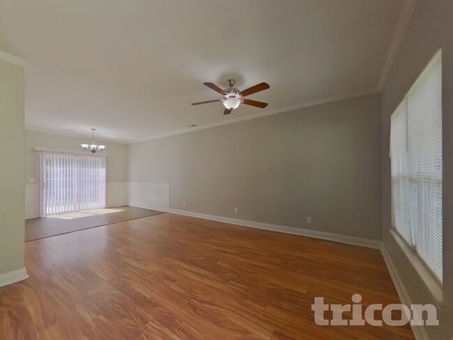 Photo - 117 W Nims Ave