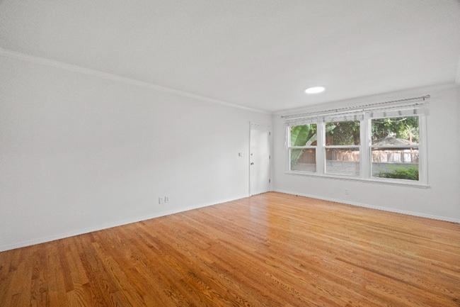 Photo - 2001 Beachwood Dr Unidad 10