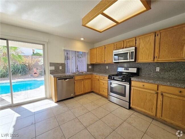 Building Photo - 6993 Troubador Dr Rental