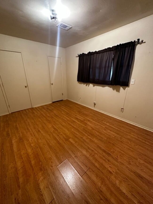 Photo - 1401 Lamar Ave