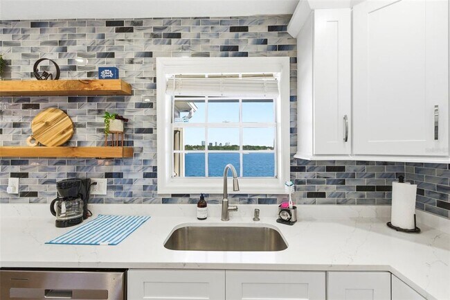 Photo - 201 Pompano Dr SE Unit C furnished