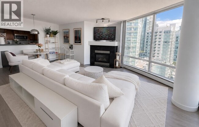Photo - 1201 Marinaside Crescent Unit 1005