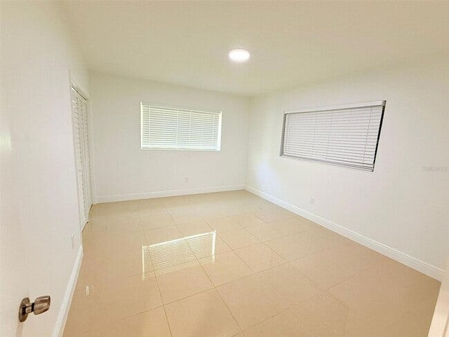 Photo - 2300 SW 24th St