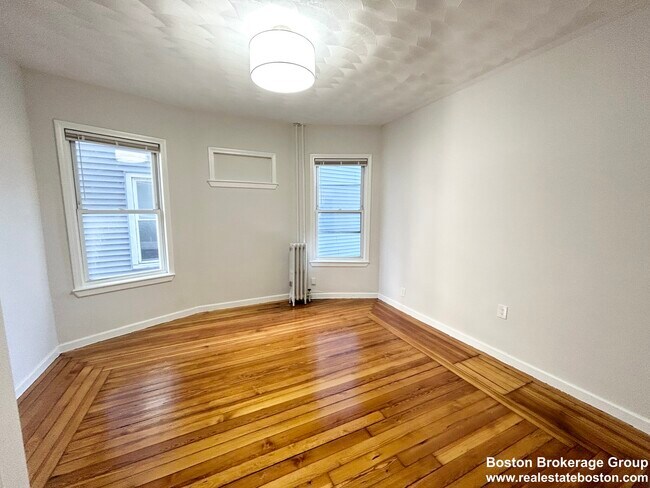 Photo - 151 E Cottage St