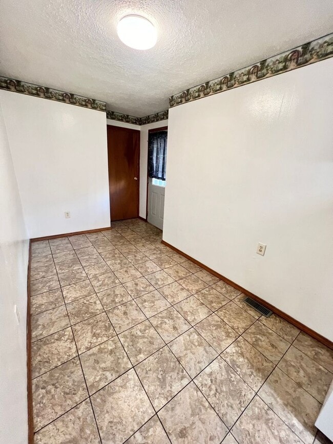 Photo - 209 E Wynoka St Unit Apt #4