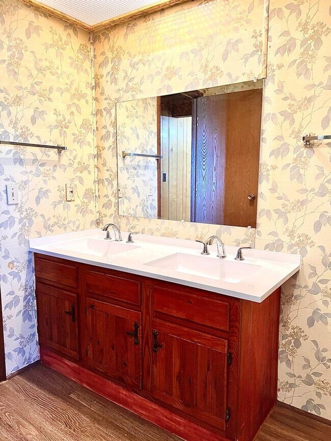 Photo - 4BD 2 BA House + Half[0.50] Acre Land!!