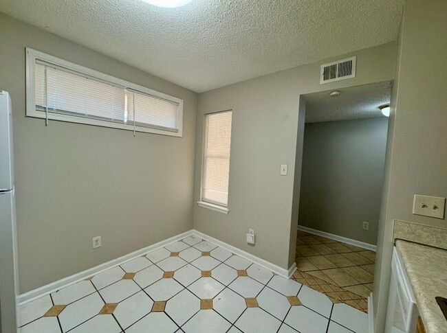 Photo - Freshly renovated 3 bedroom condo in Decatur