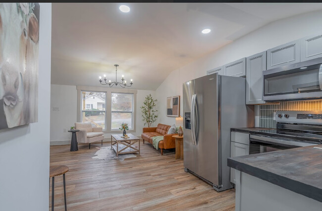Photo - 1312 Chestnut St House