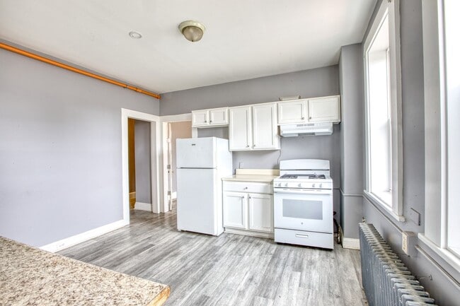 Photo - Oversized 3 Bedroom 1 Bathroom in Blackrock Neighborhood Unit 2B