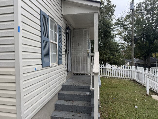 Photo - 43 Booker St NW