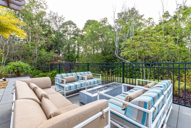 Vintage Amelia Island Apartments