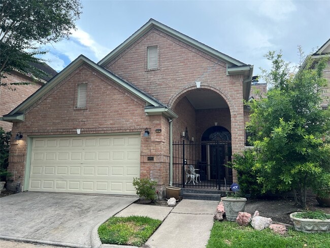 Building Photo - 6983 Oakwood Park
