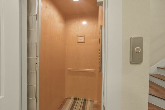 Photo - 5425 Hidalgo St