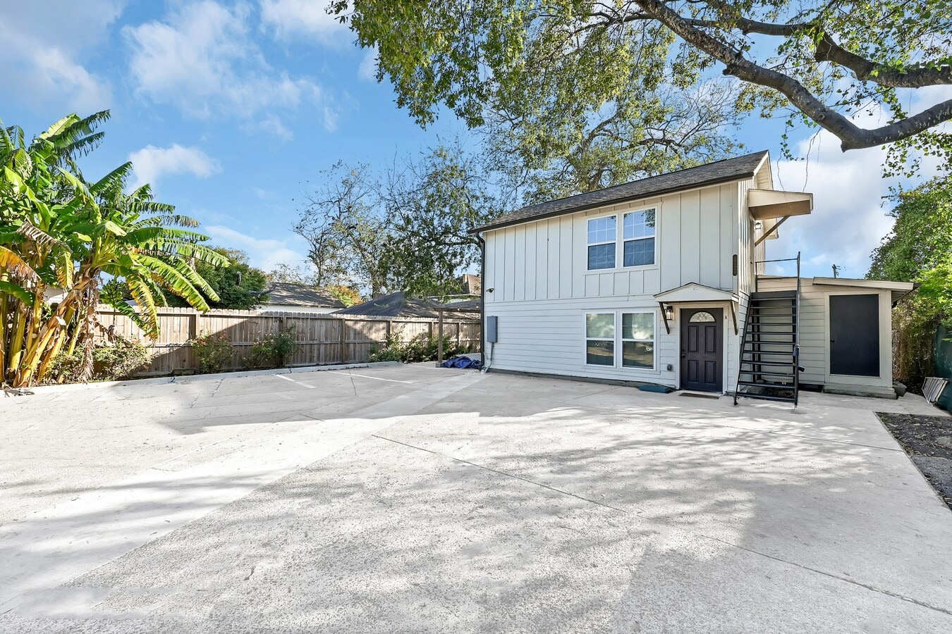 Photo - 311 Clifton St