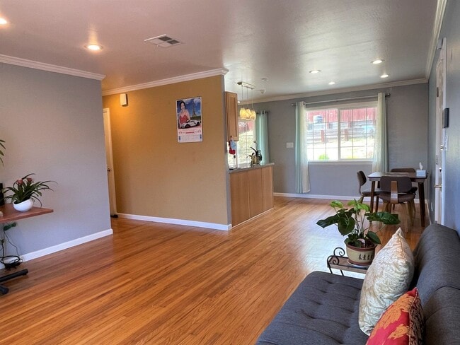 Photo - Gorgeous three bedroom two bathroom home with large backyard for rent!