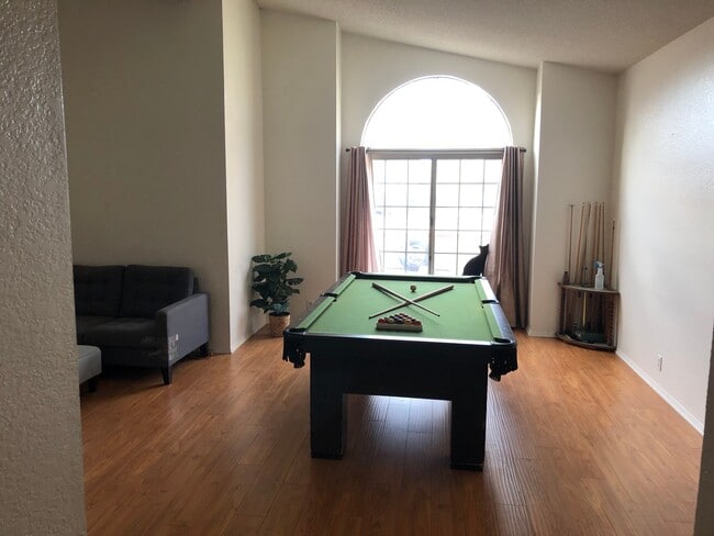 Photo - 609 E Ave J 10