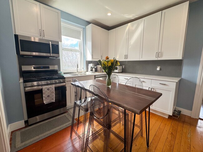 Photo - 137 Walnut St Unidad #3