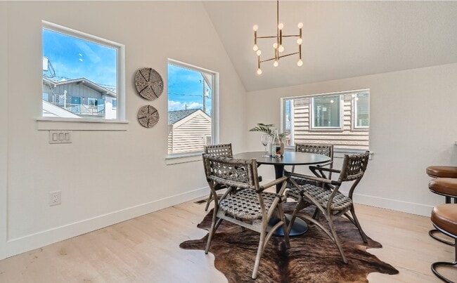 Photo - 1111 S Dahlia St