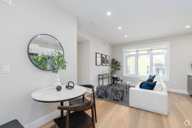 2BR, 2BA - 662SF - Living Room - The Nia