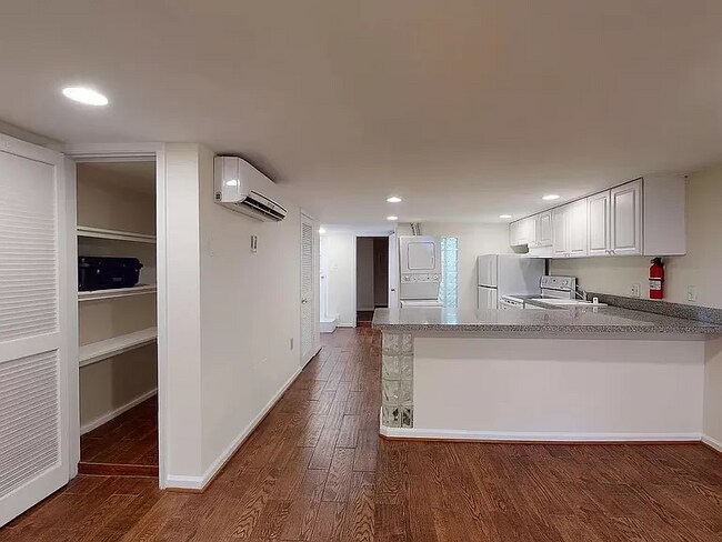 Photo - 1307 22nd St NW Unidad B
