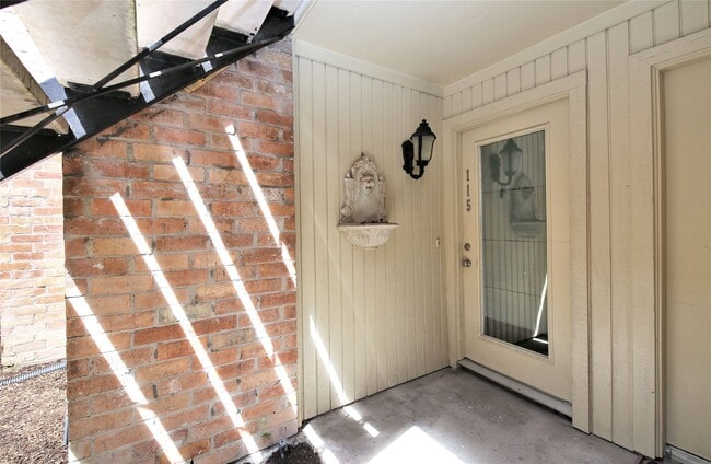 Building Photo - 1601 S Shepherd Dr Unit 115