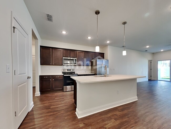 Photo - 551 Onate Cir