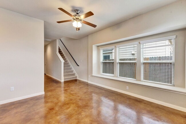 Photo - 4519 Esper Ln Unidad 294