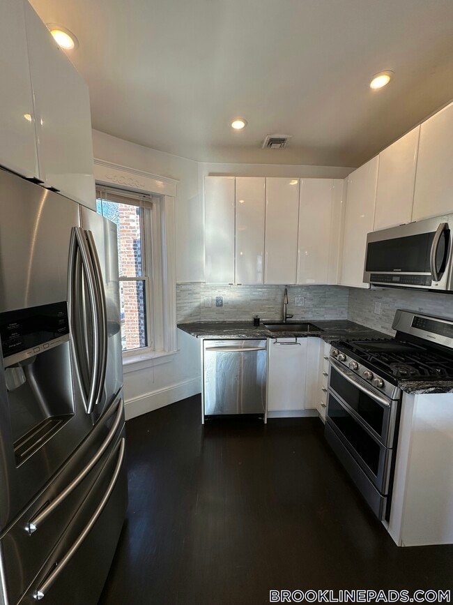 Building Photo - 40 Cameron St Unit 4