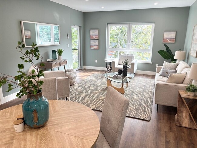 Photo - 1391 Main St Unit 201