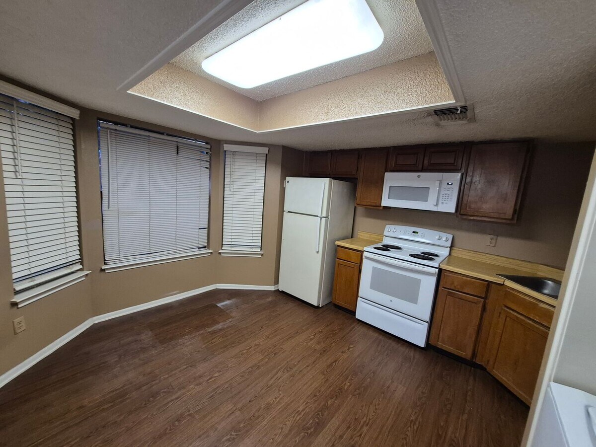 Photo - 6314 Cambridge Dr