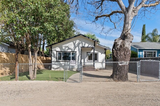 Photo - 309 Chipman Ave