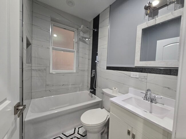 Photo - 4524 N Central Park Ave Unidad 2nd floor