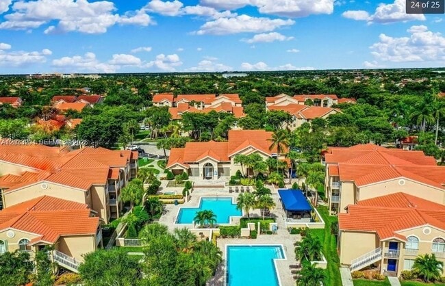 Photo - 10521 SW 158th Ct Unidad 304