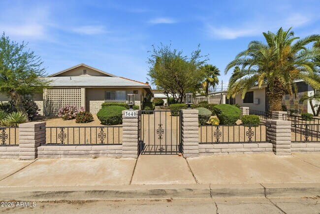 Building Photo - 3640 E Montecito Ave Unit 2